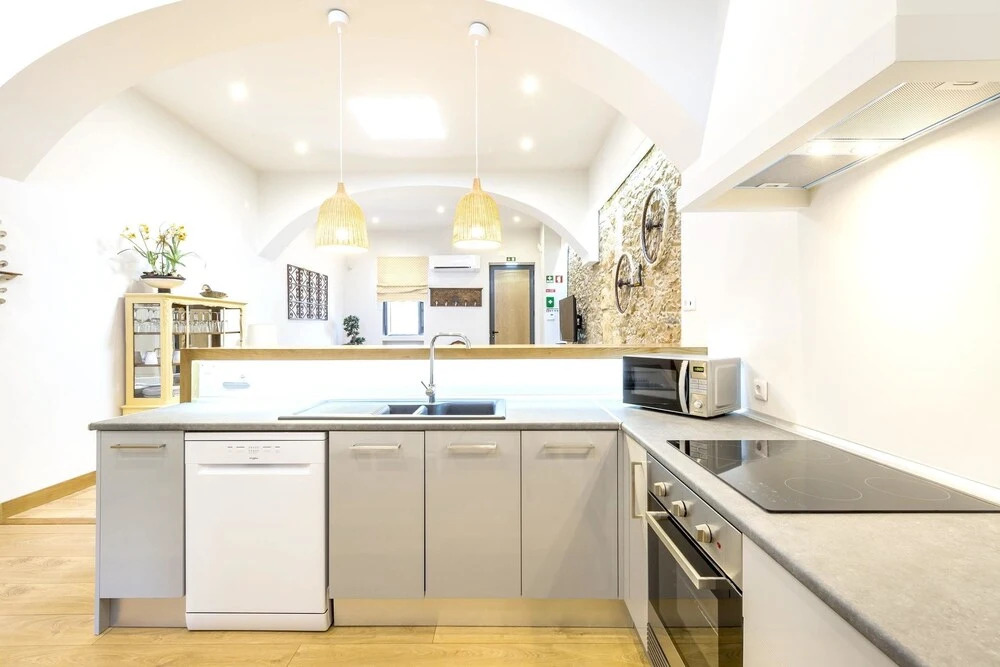 Property With 10 Bedrooms in Quelfes, With Wonderful sea View, Private