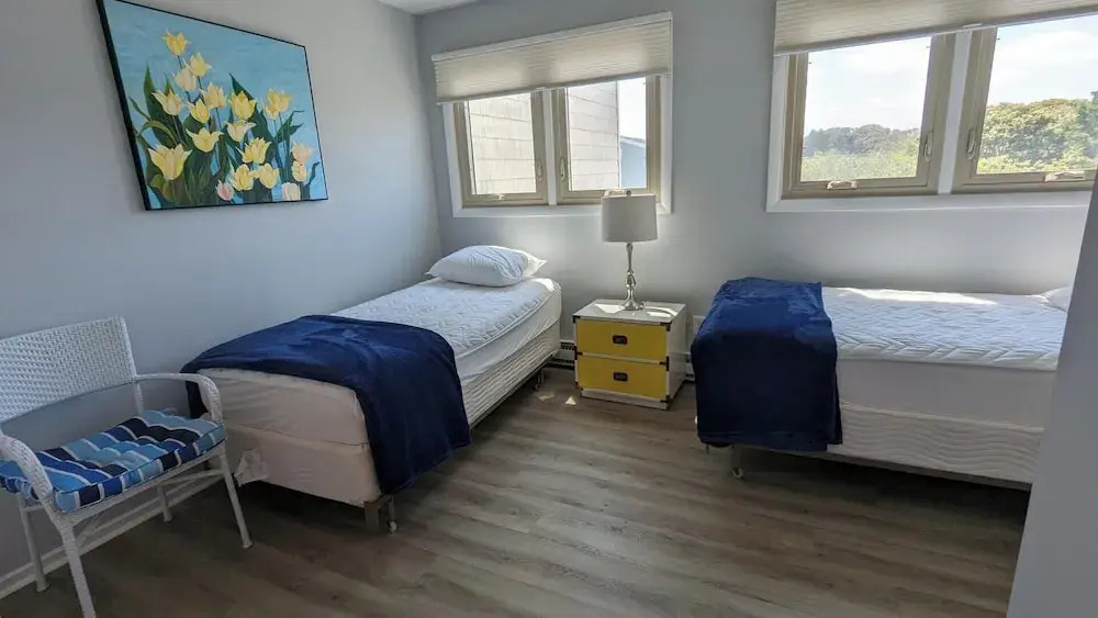 Mariners Court 221