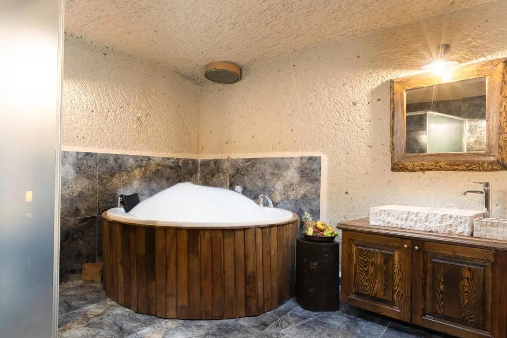 Cappa Via Cave Hotel