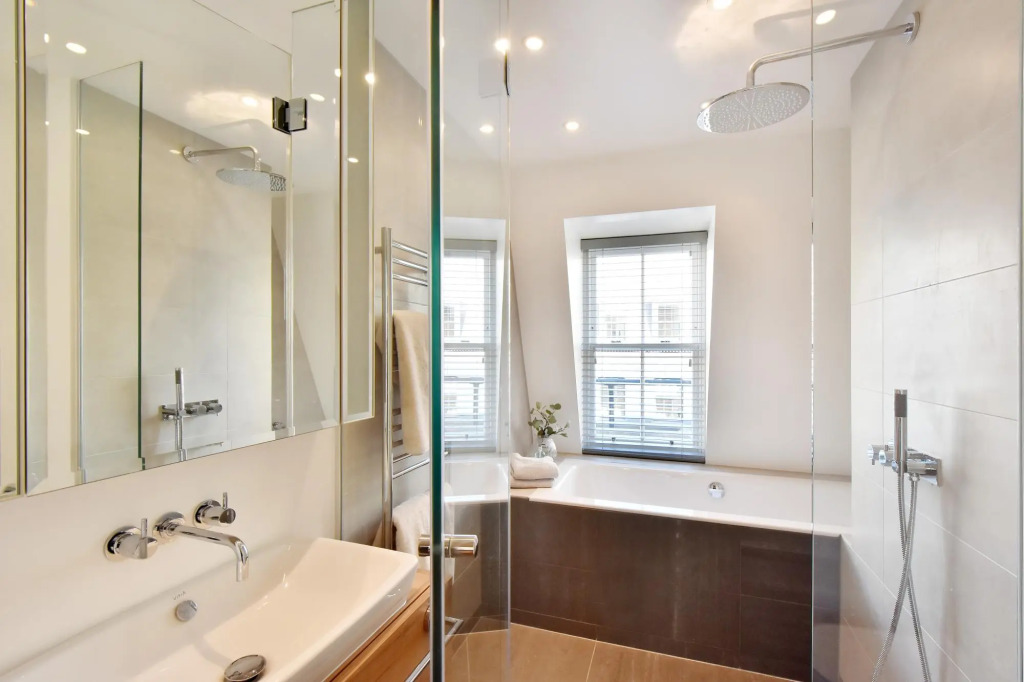 Amazing Mayfair 2 Bedroom Air Conditioned Wifi