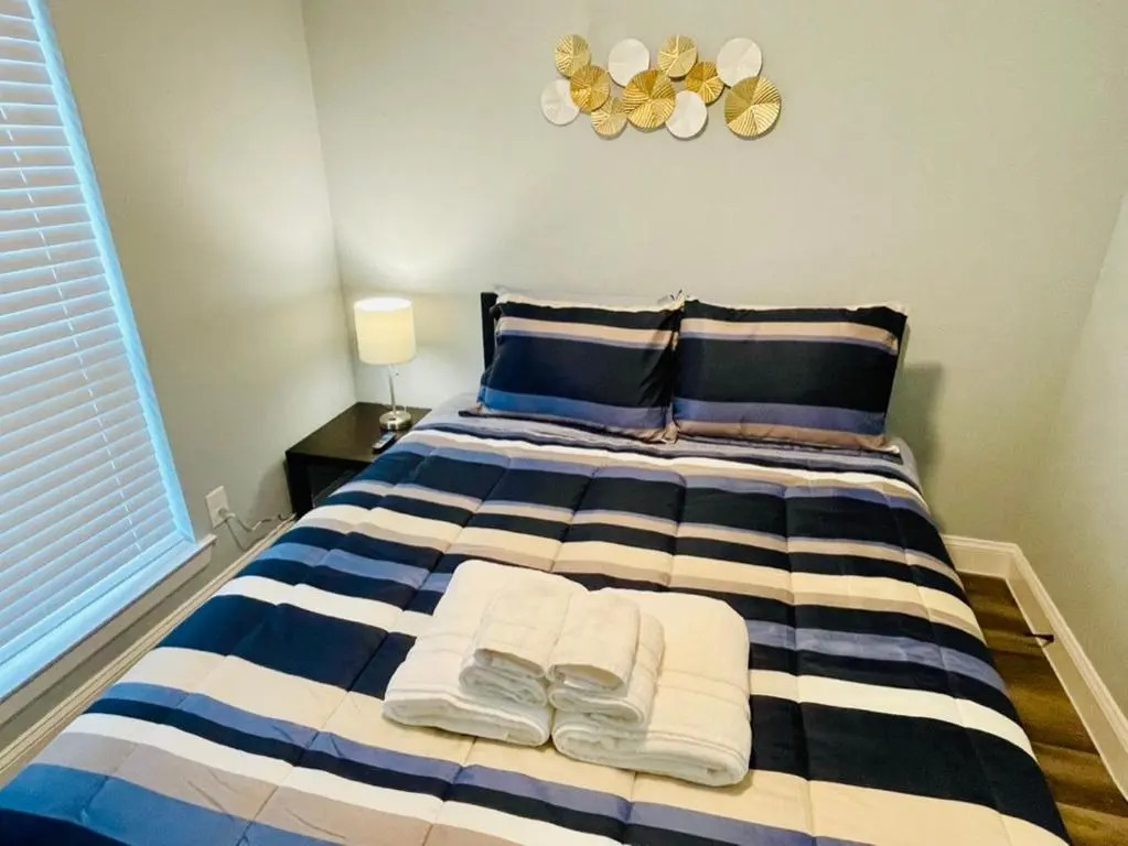 House 3 Bed, 2Bath, FREE Parking in The Woodlands