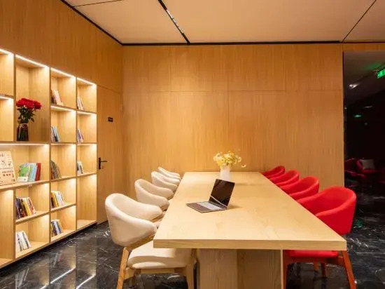 Huameishi Wuhan Kede Plaza Wusheng Road Metro Station Hotel