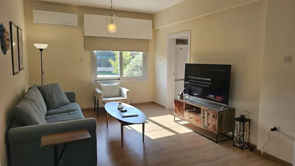 126 Nic- Stay Homiesuite Apartment