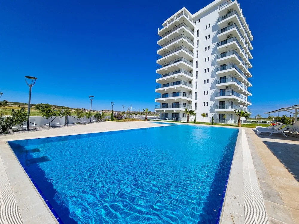 Iona Pool Apartments