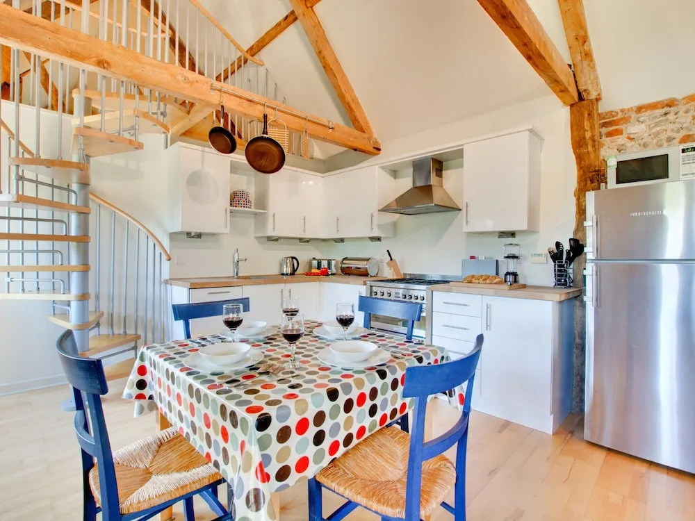 Traditional Holiday Home in Briston With Garden