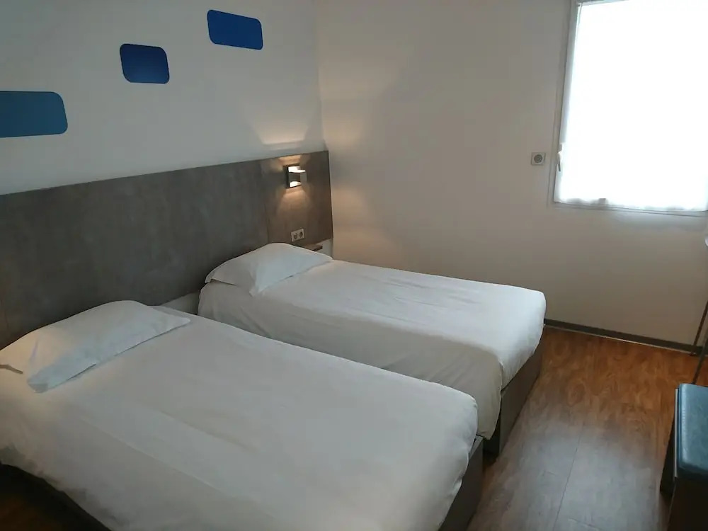 H24 HOTEL