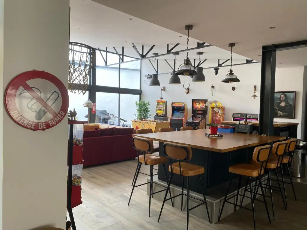 Loft Spa Reims-fr 200m2 privatifs, piscine intérieure chauffée, spa et parking