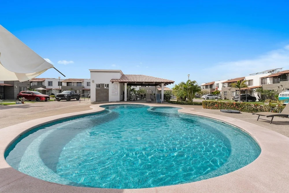 Modern Pool Side House