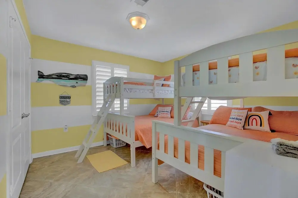 New! Beachfront Home W/grill & Stunning Views!