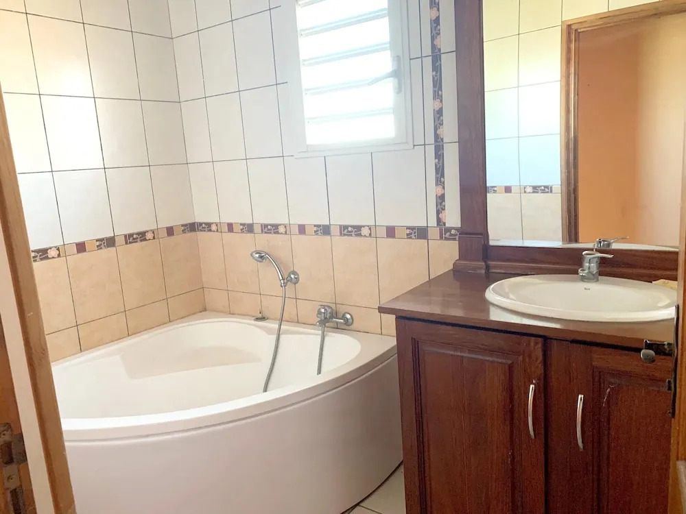 House with 4 Bedrooms in St Joseph, with Wonderful Sea View, Enclosed Garden And Wifi - 500 M From the Beach