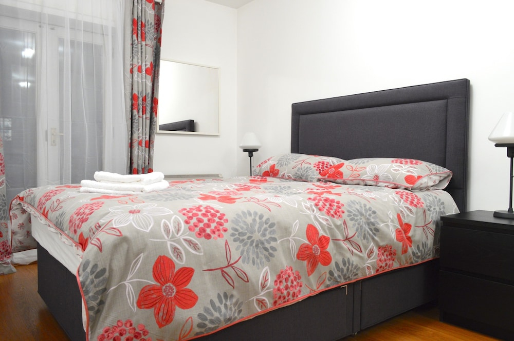 Bright & Spacious 1 Bed Flat in Kensington Olympia