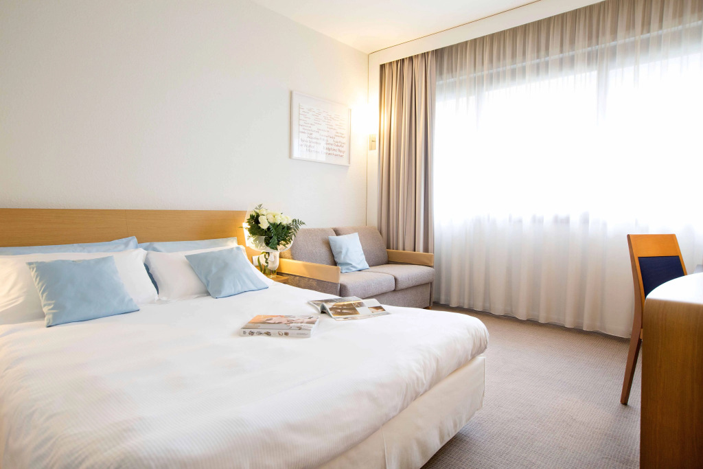 Living Place Hotel