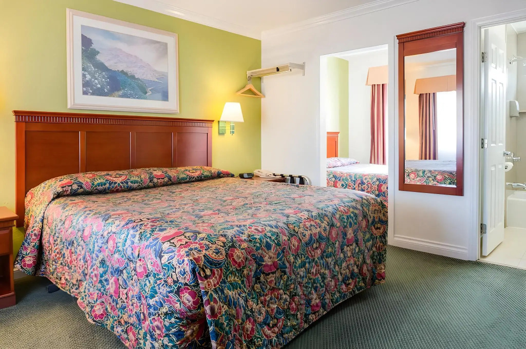 Redondo Inn and Suites