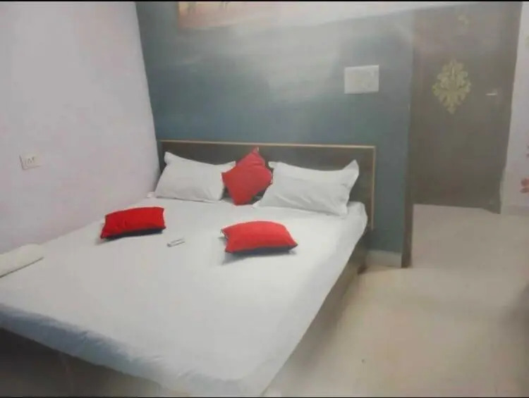 OYO 70147 Rp Residency