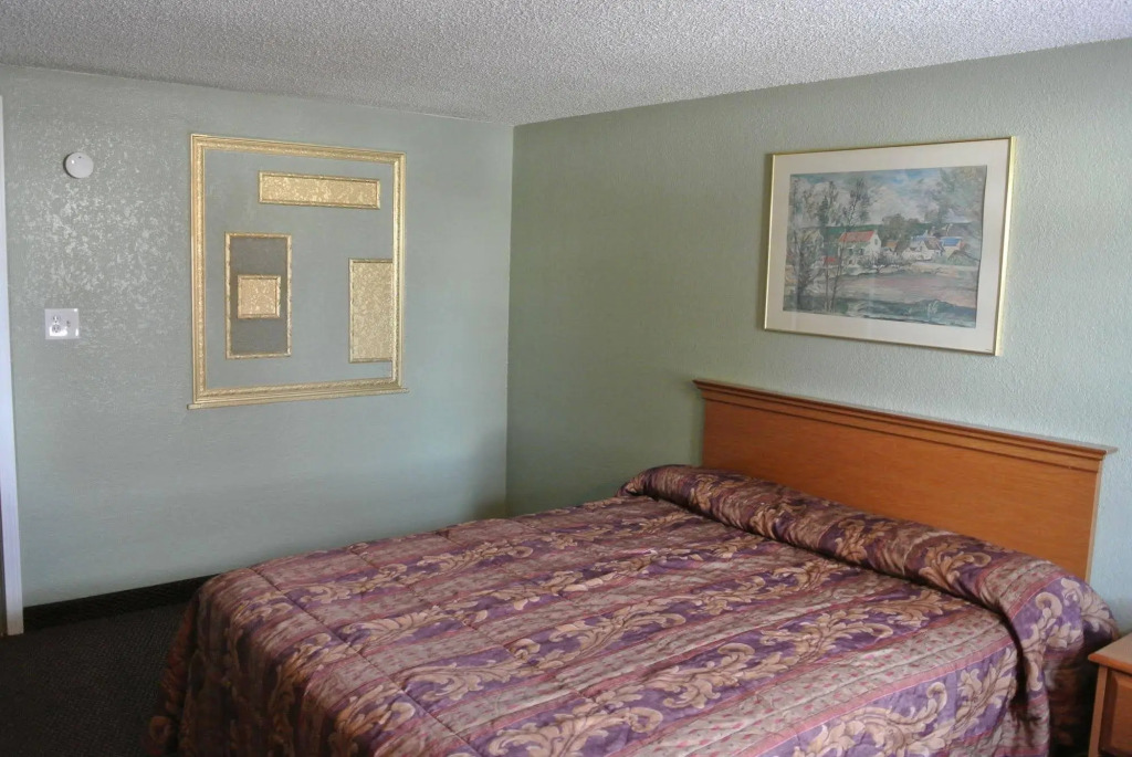 Budget Inn