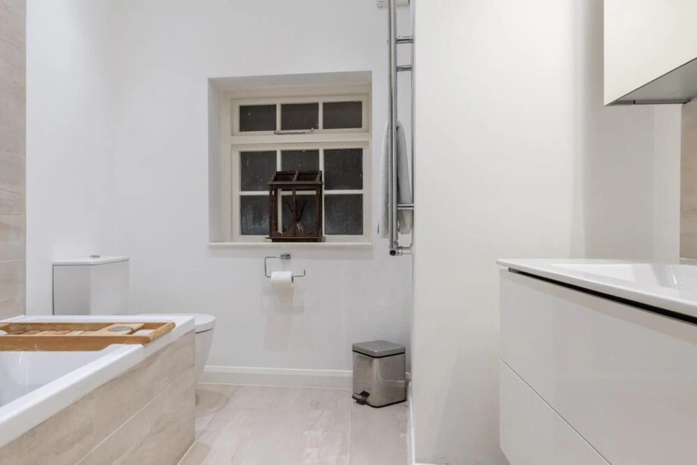 The Tyburnia Escape - Bright & Central 3BDR Apartment