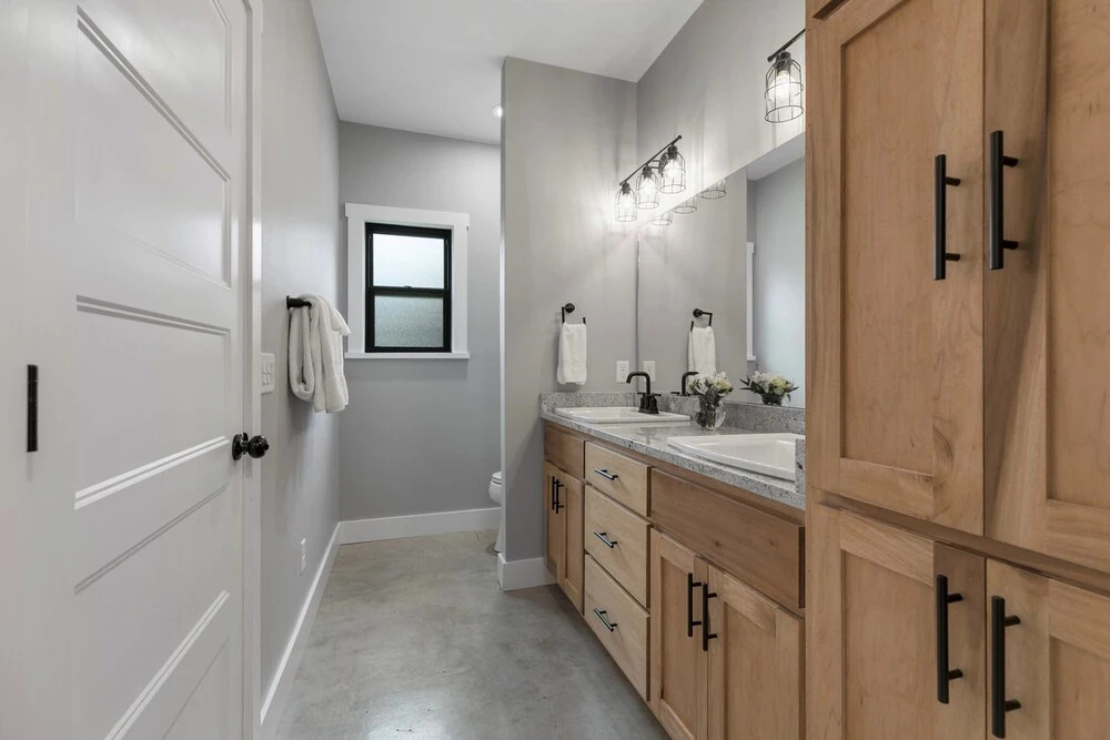 New! Luxury Home 3blck From Main St W/firepit