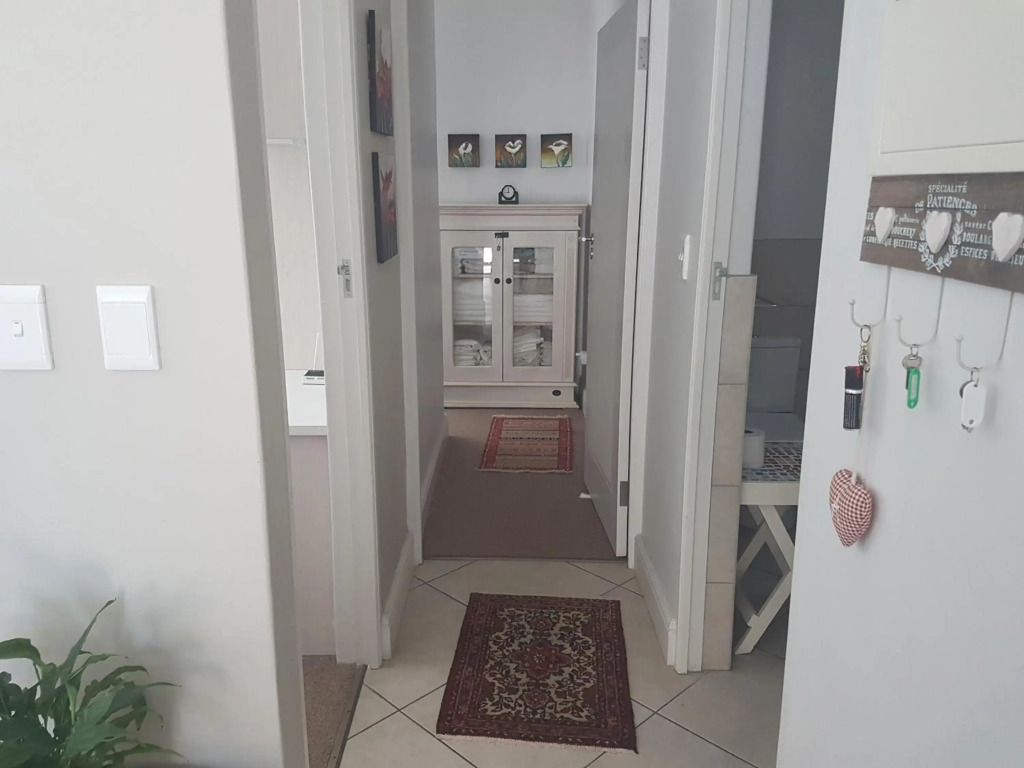 Modern, centrally located Dorp street Apartment