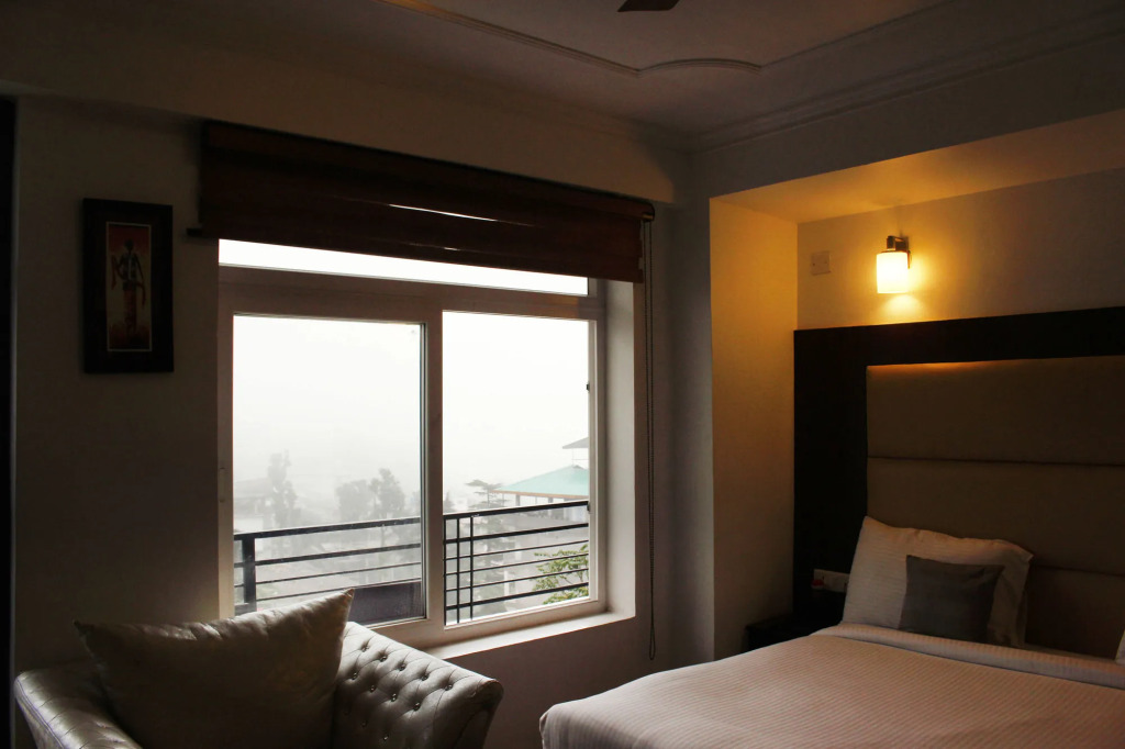 OYO Rooms Bhagsu Waterfall