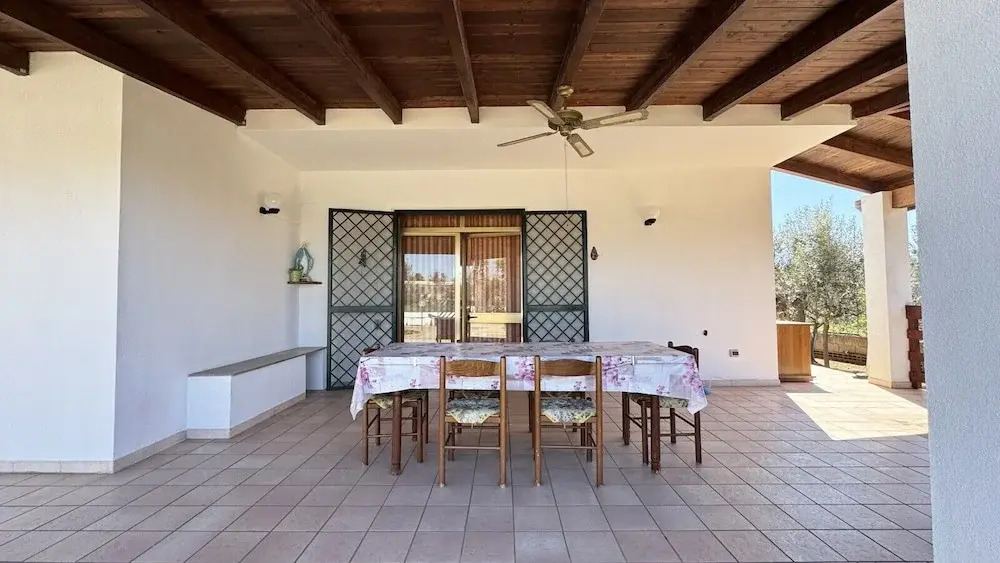 Villa Ulivo Sleeps 7 Garden Close to the sea