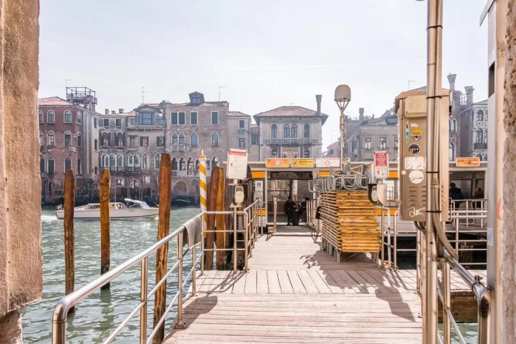 Fenice Backstage over Canal
