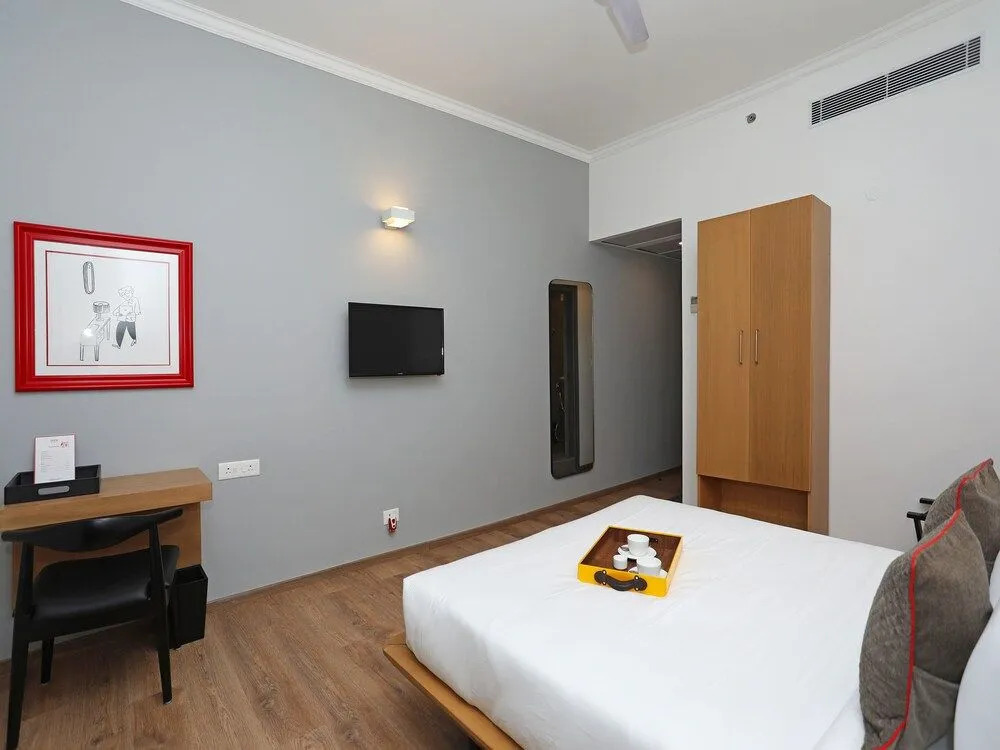 OYO Townhouse 028 Corporate Suite