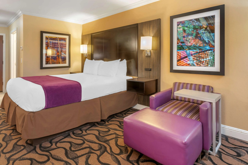 Best Western Plus Airport Plaza