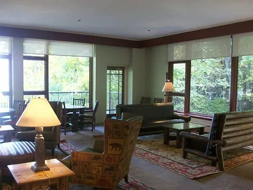 Bear Mountain Inn and Overlook Lodge