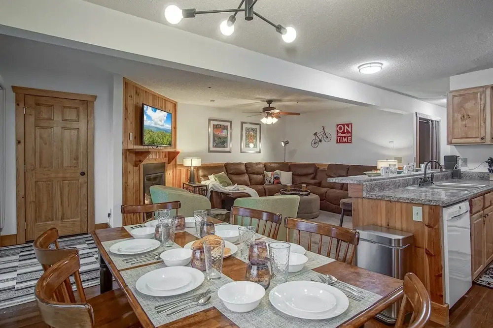 Summit 307D 3Br Condo Close to the Village