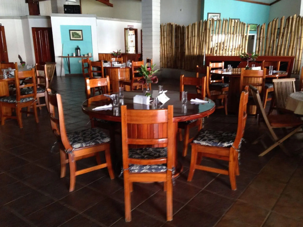 Fish Hook Marina Hotel