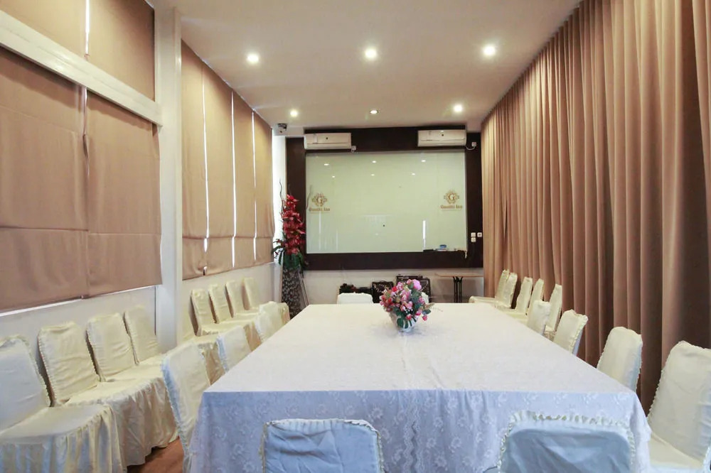 Airy Thamrin Gandhi Medan