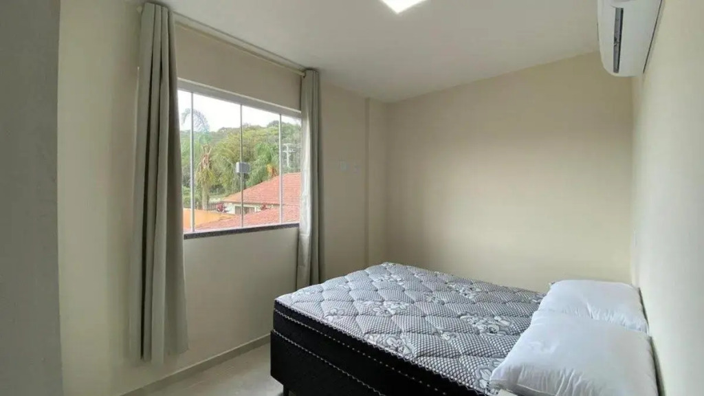 Lindo e Novíssimo Apartamento na Praia de Bombas.