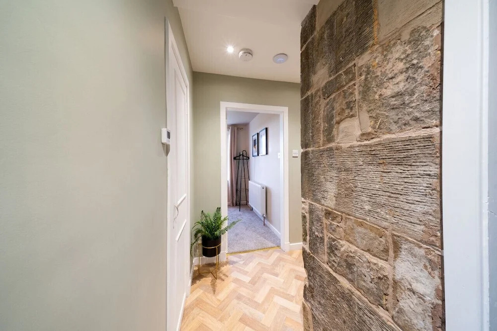 Clubhouse Cottage - Stylish 2 bed pet Friendly