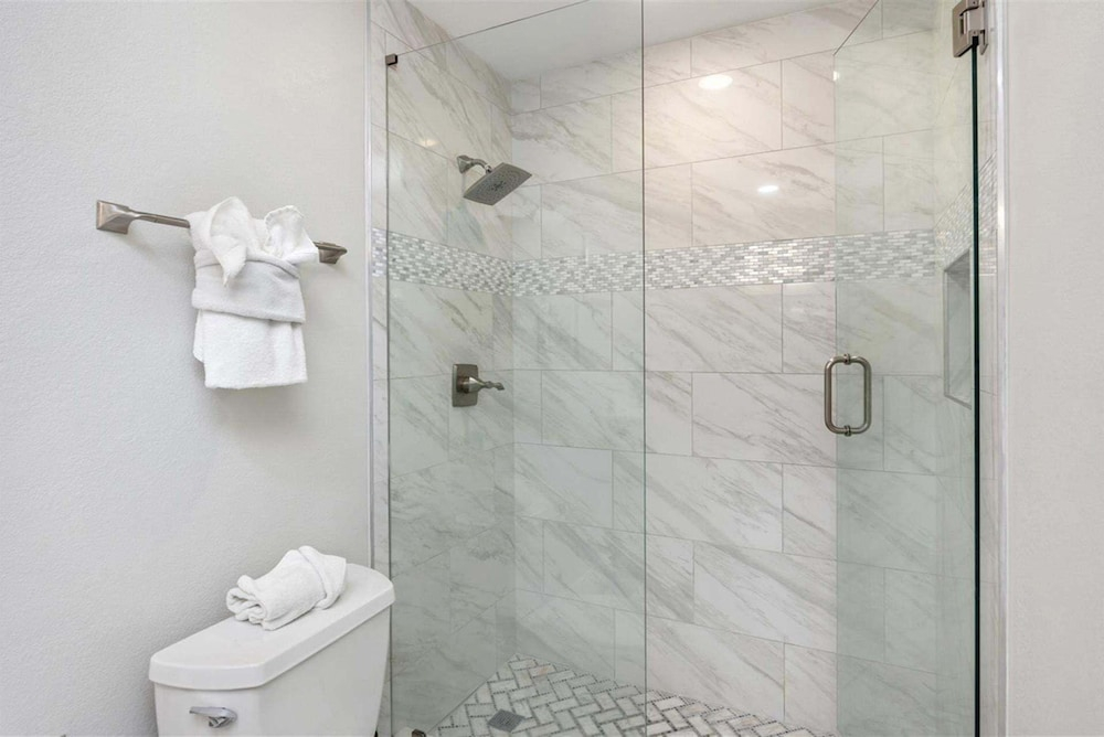 Shoreline Towers 2123 2 Bedroom Condo