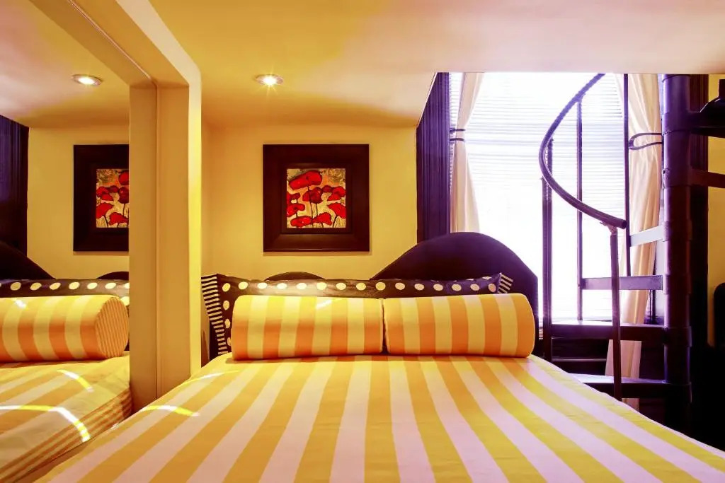 The International Cozy Inn