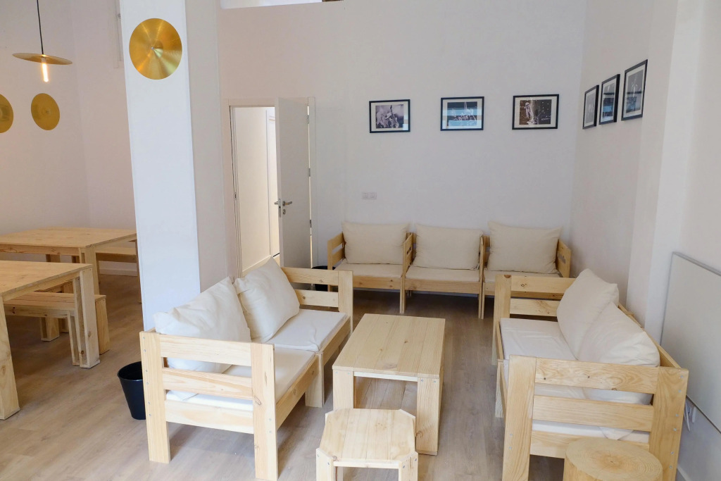 Guitar Hostel