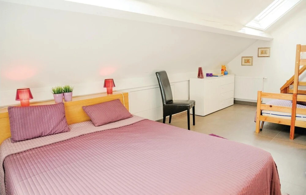 Nice Home in Somme-leuze With 5 Bedrooms and Wifi
