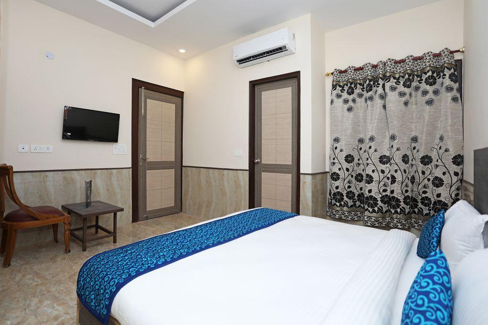 OYO Townhouse 782 Hotel kalinga Sector 66