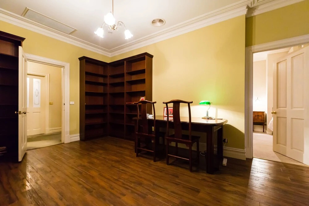 HANNA, 3BDR Melbourne Apartment