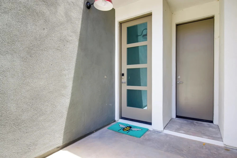 1 Mi to Intel Campus! Chandler Townhome w/ Pools