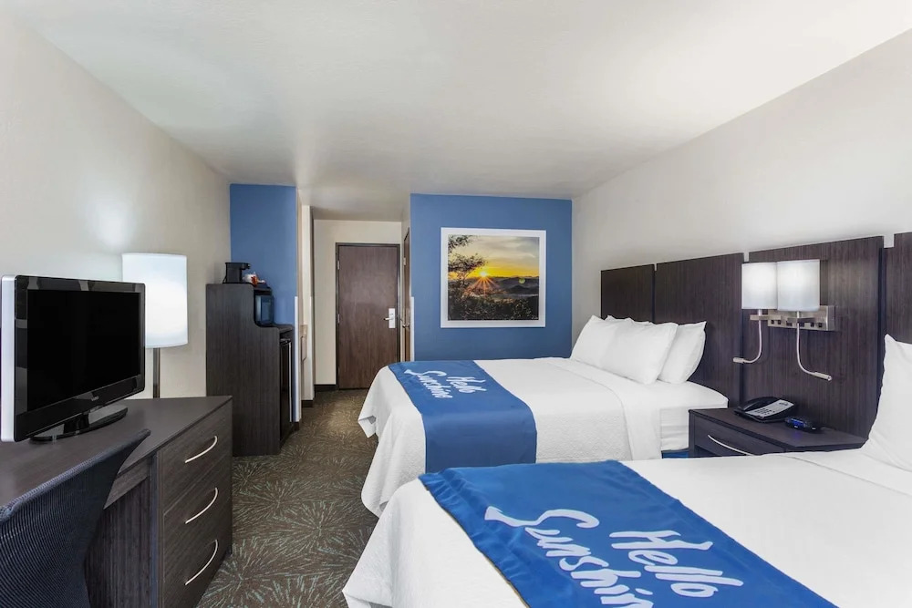 Days Inn & Suites East Flagstaff