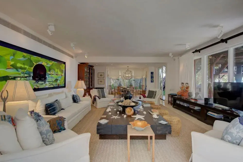 6 BR Beachfront Lush Oasis