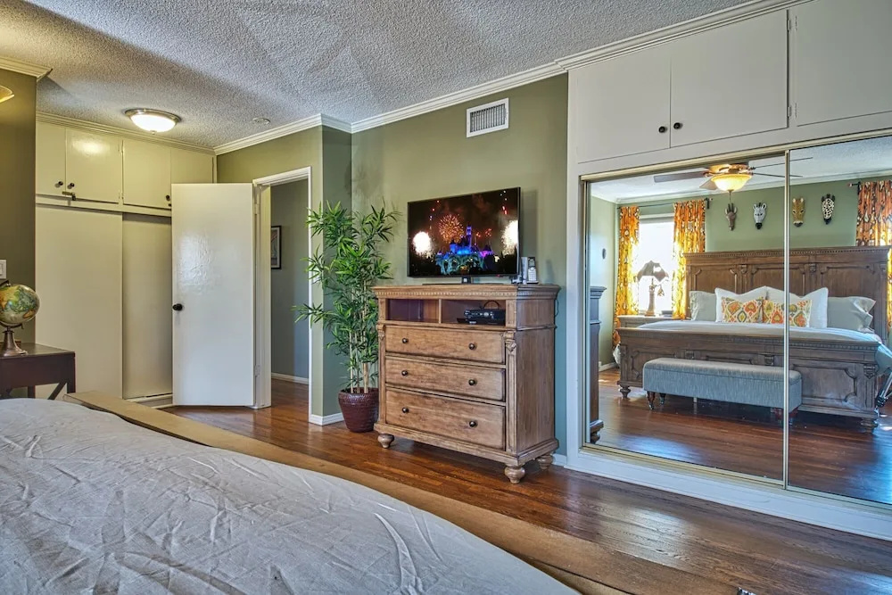 Jungle Cruise 4 Bedrooms 2.5 Bathrooms Home