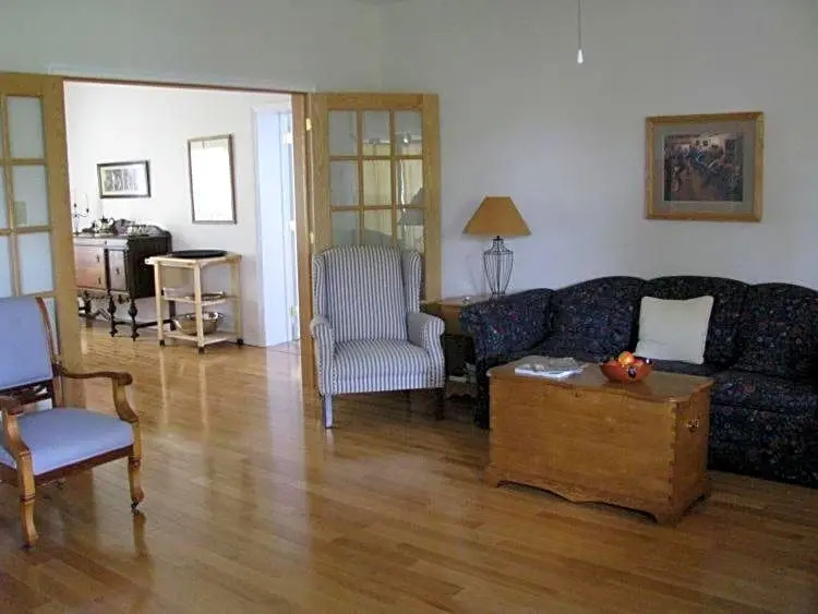 Tulloch Inn & Gifts