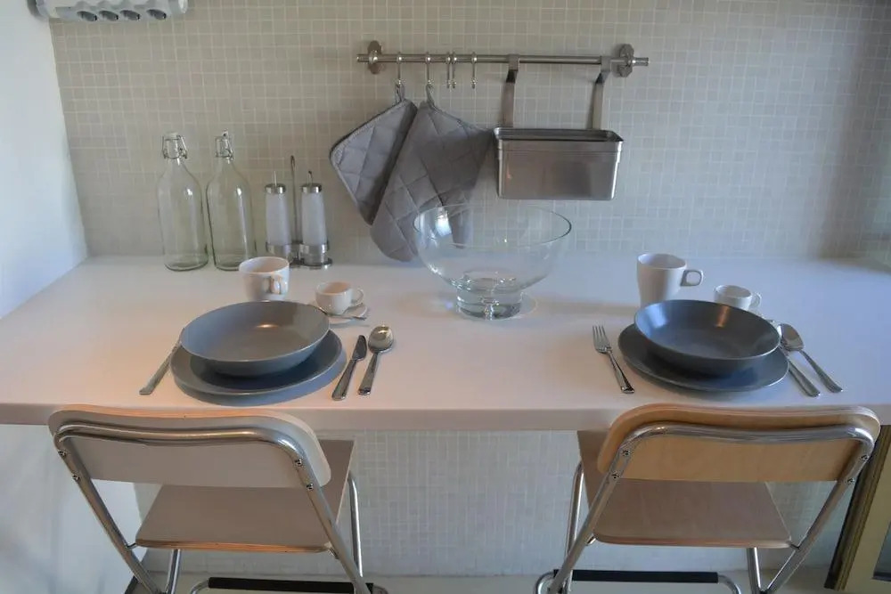 Modern & Bright by Homing