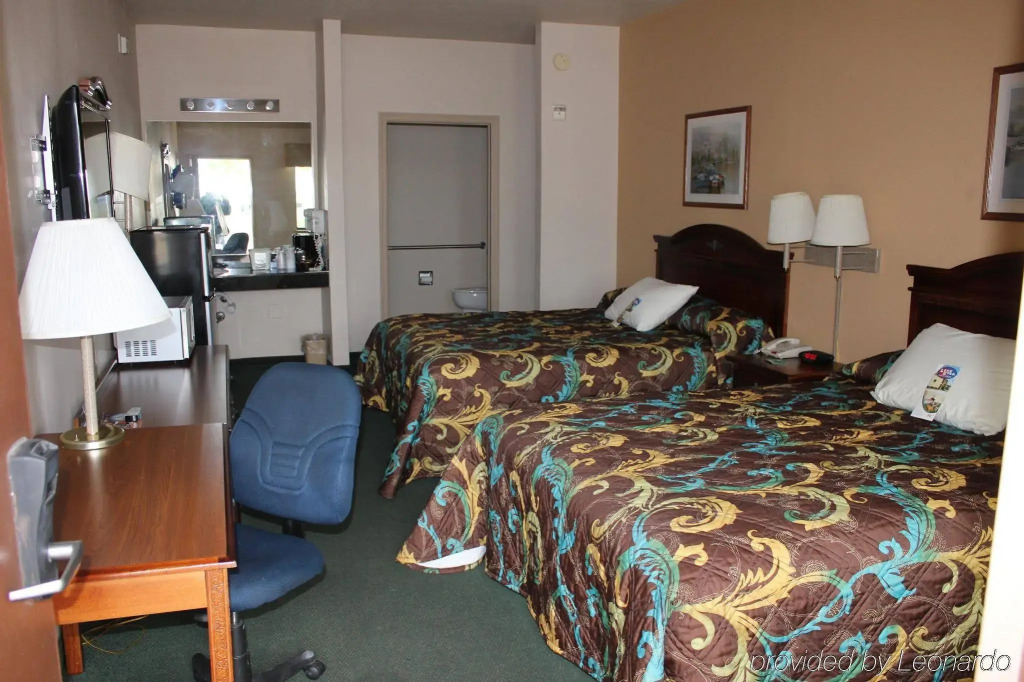 Quality Inn & Suites Victoria South