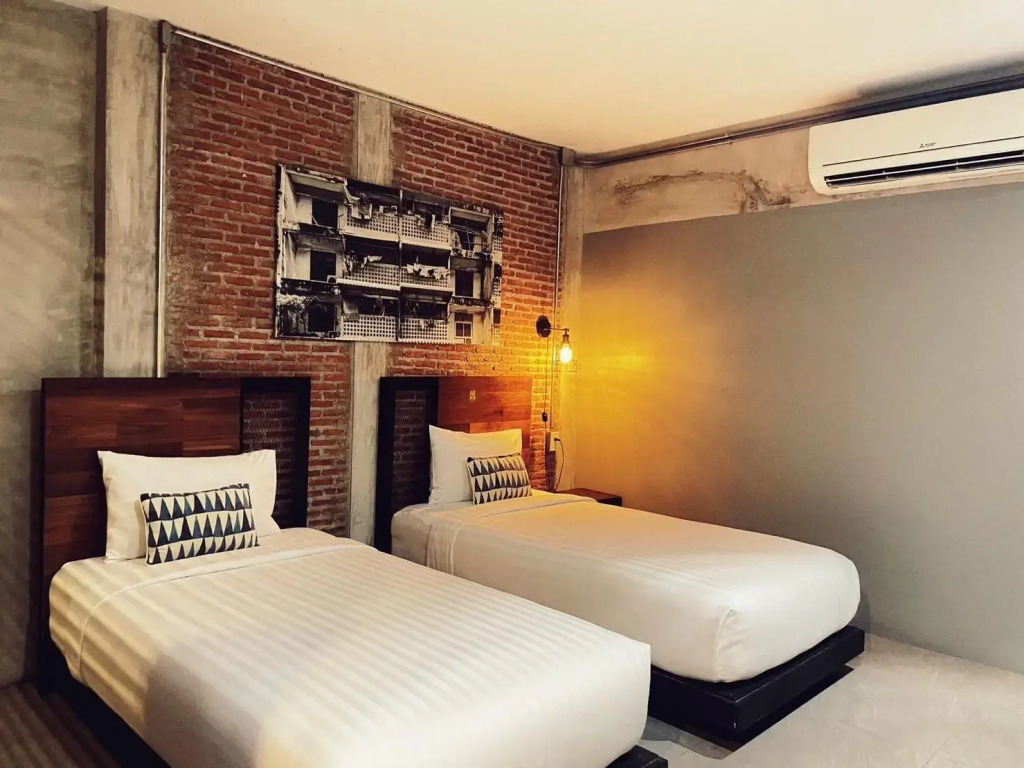 Yotaka The Hostel