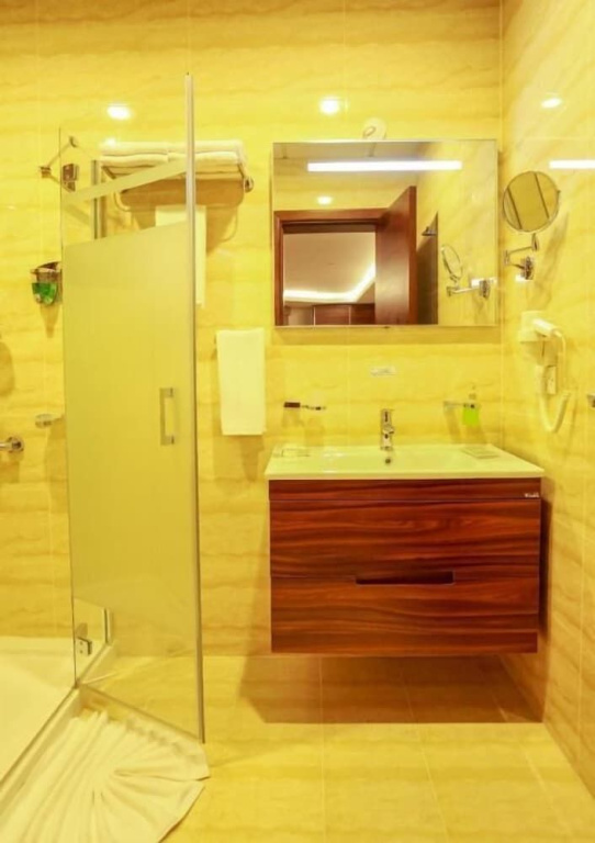 Oyyo Plaza Hotel