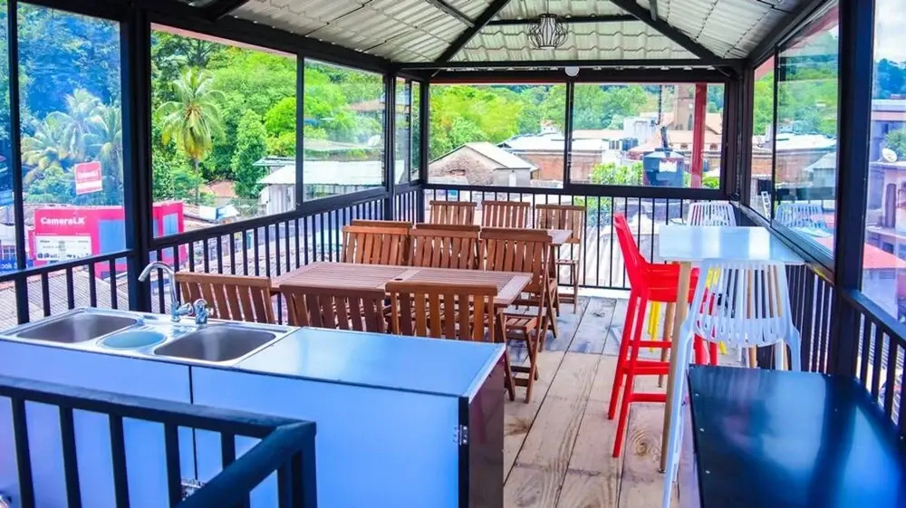 The MIDTOWN Hostel