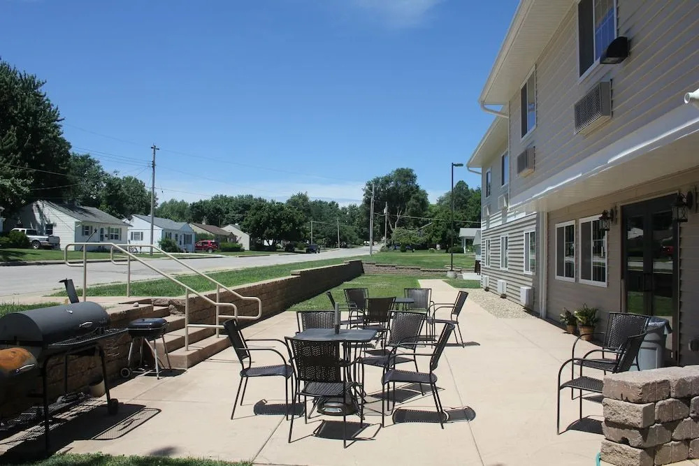 Green Acres Hotel